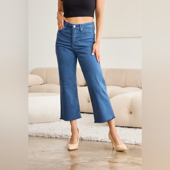 RFM Crop Chloe Tummy Control High Waist Raw Hem Jeans - Picture 14 of 16